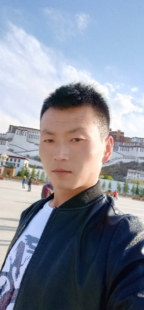 阳光下的小草的第一张照片--福清相亲网