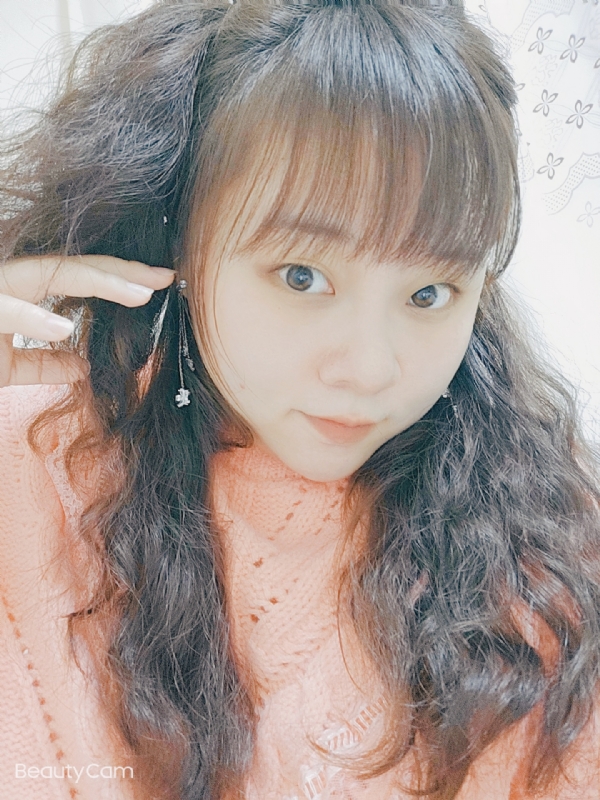 艾薇儿的第一张照片--福清相亲网